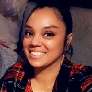 Meet your Posher, Rena